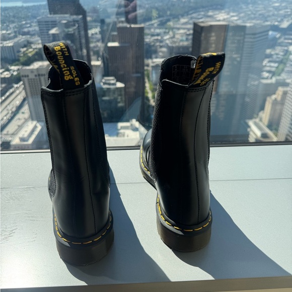 Doc Marten Chelsea Boot - Picture 3 of 4